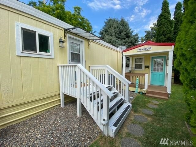 Property Photo:  907 NE Empire St  WA 99324 