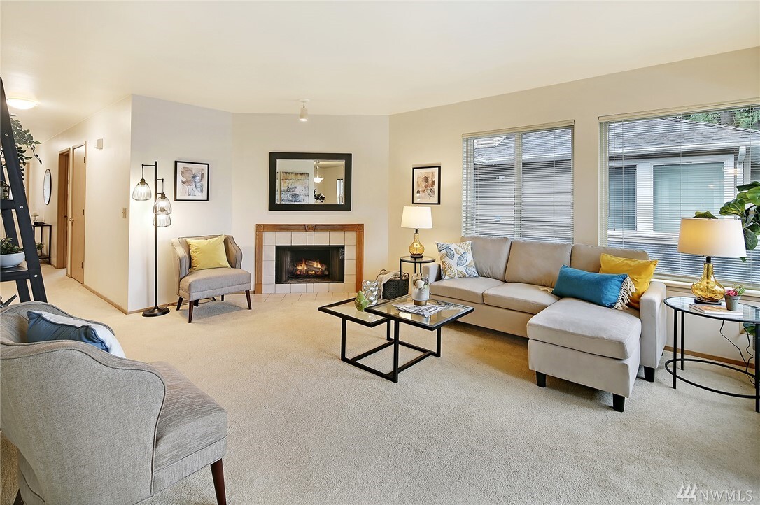 Property Photo: 5948 Fauntleroy Wy SW WA 98136