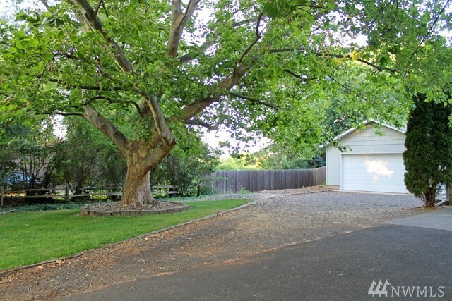 Property Photo:  3065 Canberra Dr  WA 99362 