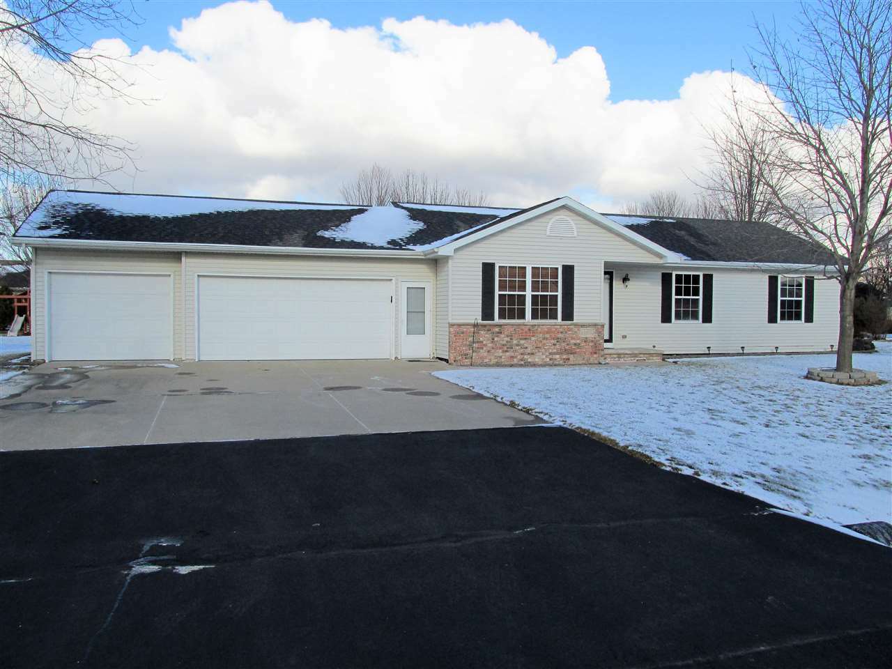 Property Photo:  W5564 Ryan Street  WI 54915 