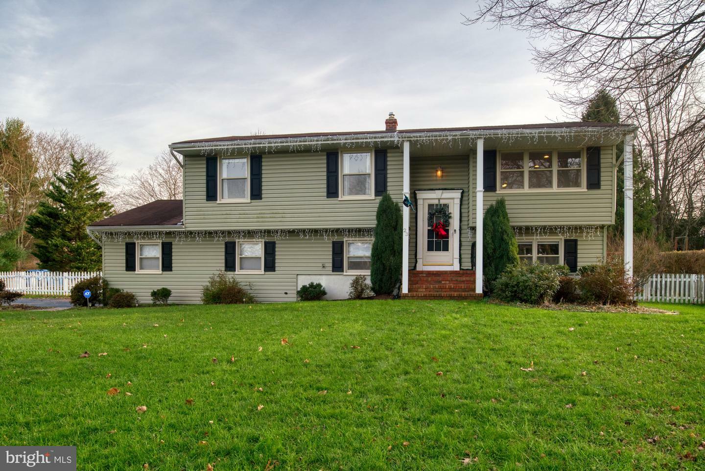 Property Photo:  23 Fox Chase Run  NJ 08844 