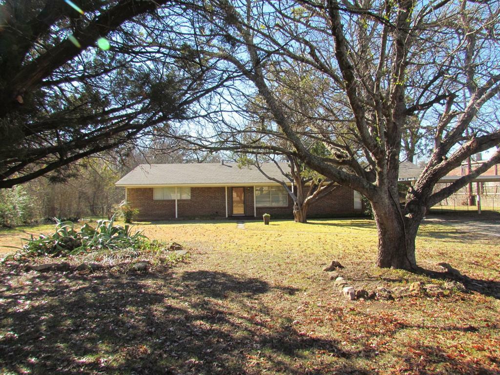 Property Photo:  210 Davis Road  TX 76049 