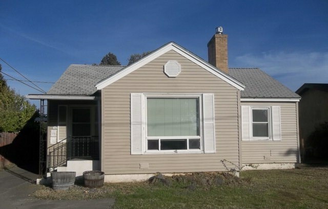 Property Photo:  116 N Blue St  WA 99362 