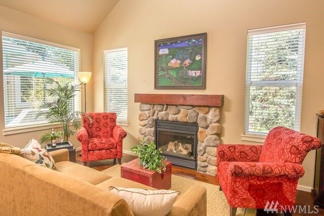 Property Photo:  1070 SE Garrison Village Wy  WA 99324 