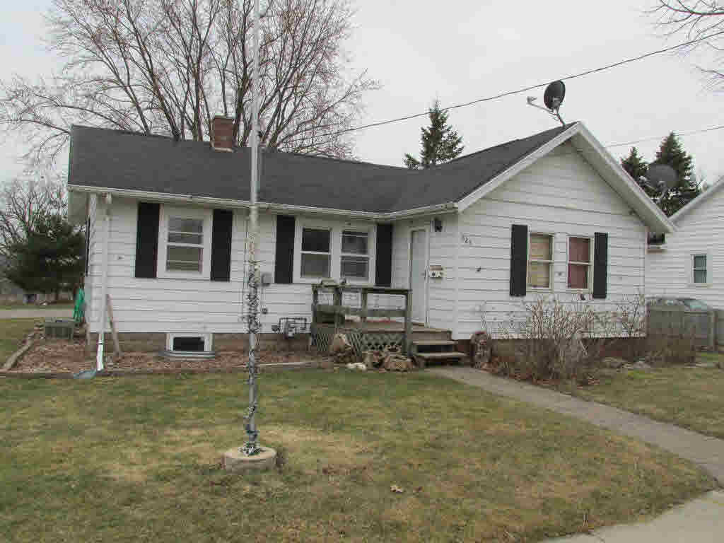 Property Photo:  823 Bluff Avenue  WI 54140-2003 