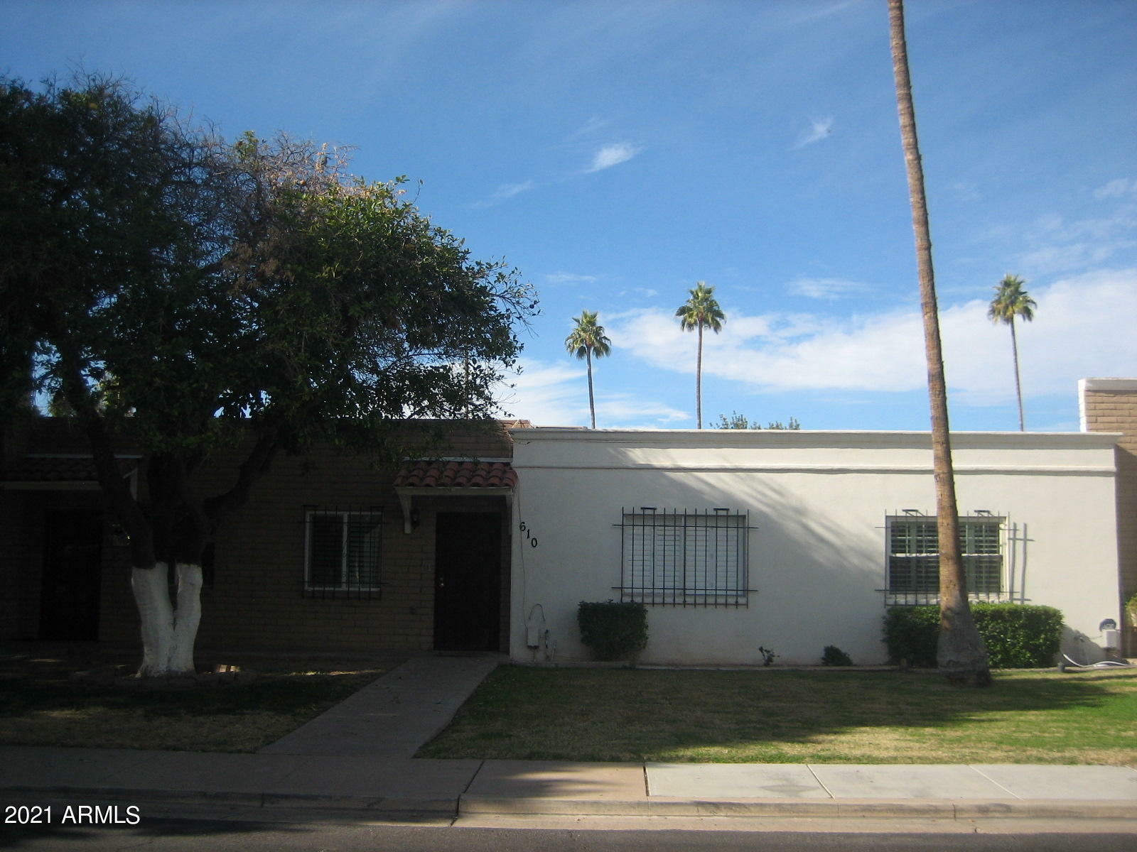 Property Photo:  610 N Pioneer Circle  AZ 85203 