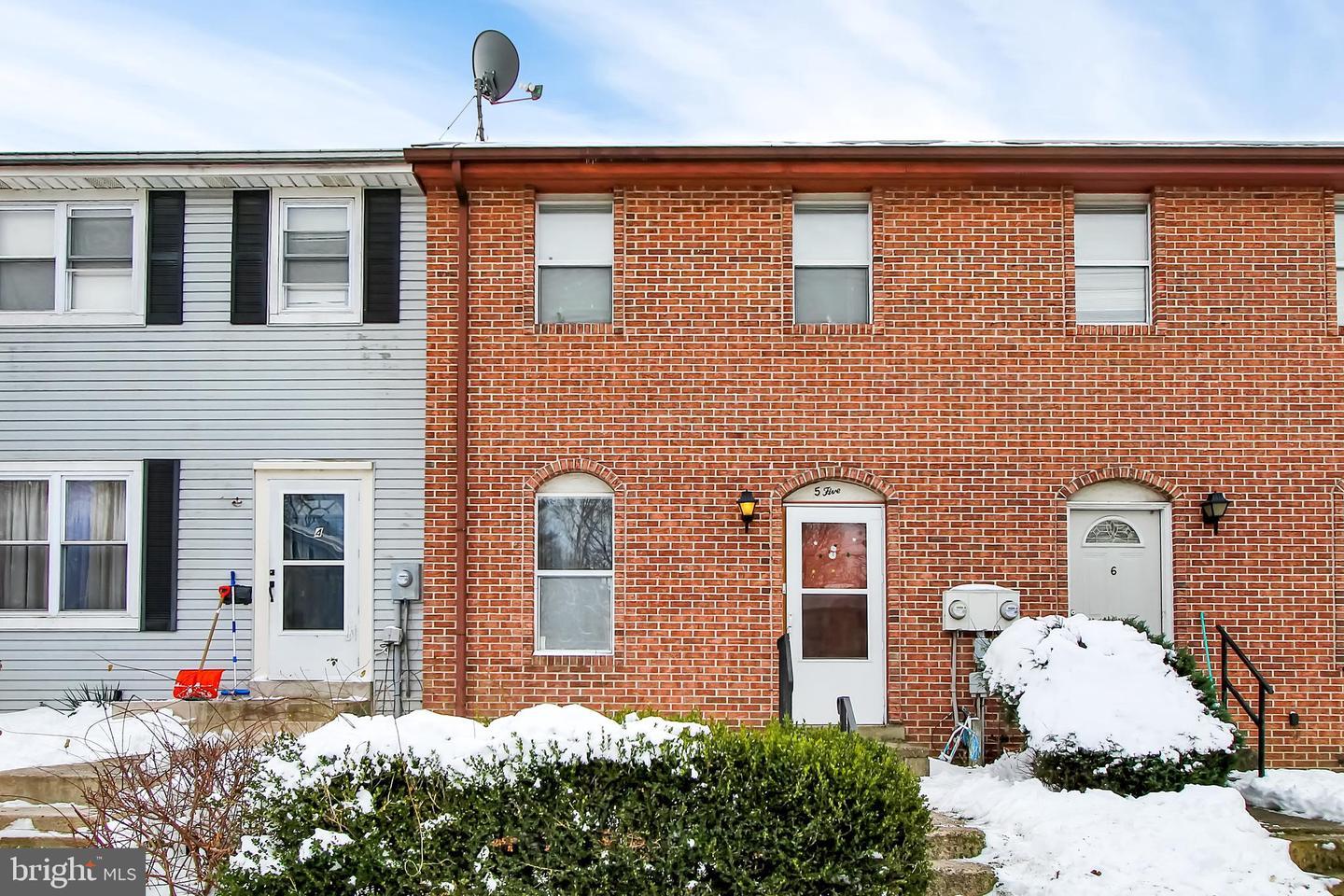 Property Photo: 5 Bentley Court PA 19601
