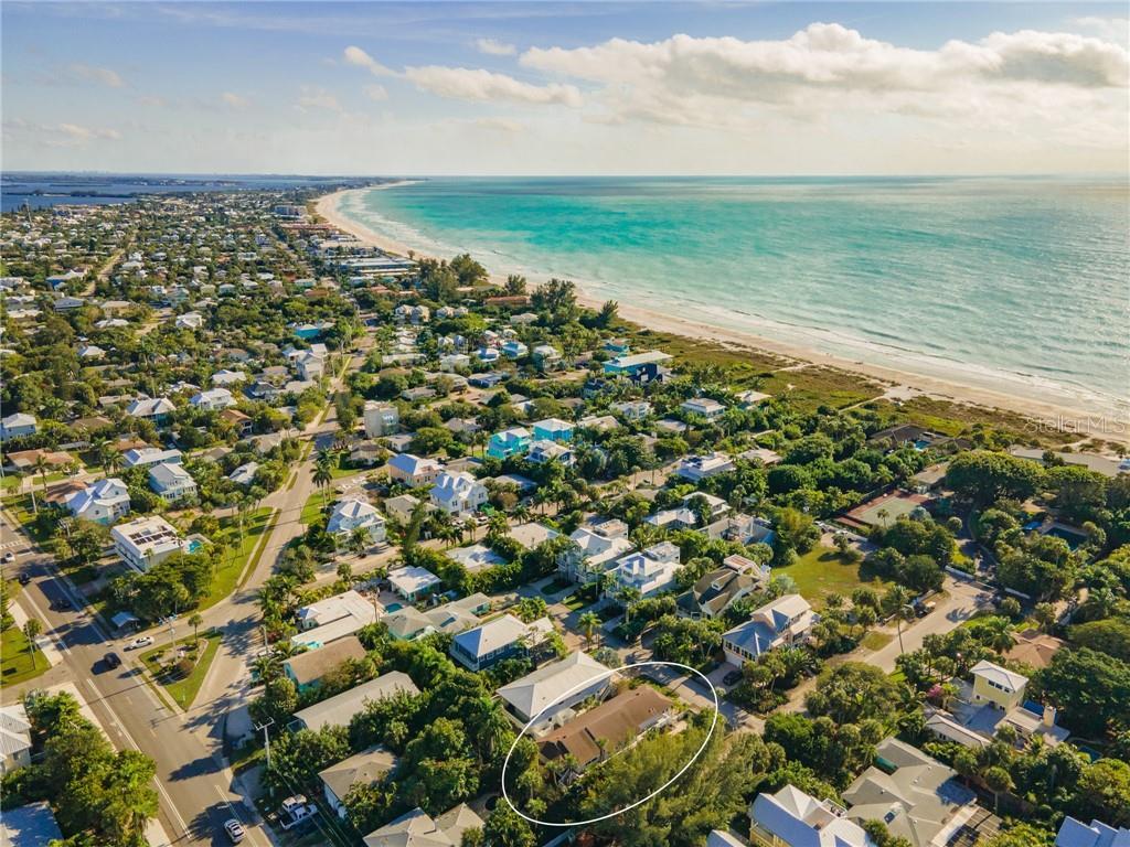 Property Photo: 131 White Avenue FL 34217