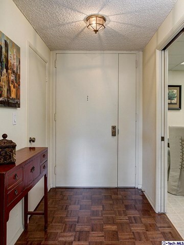 Property Photo:  111 S Orange Grove Boulevard 105  CA 91105 