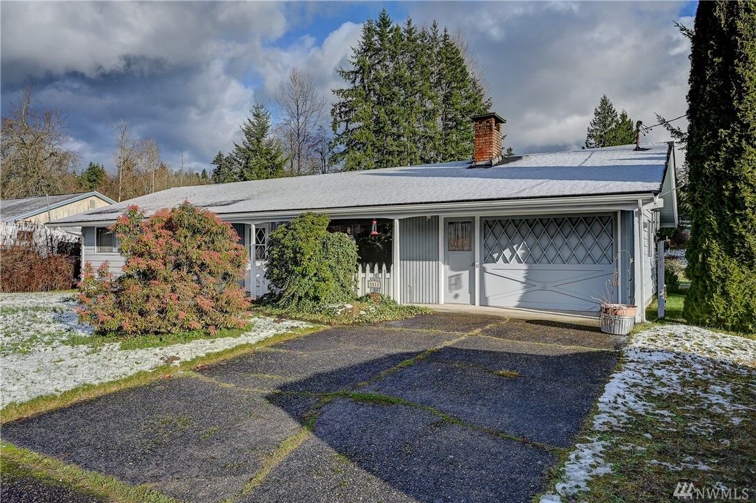 Property Photo: 38 07 & 11 Sinclair Ave WA 98290