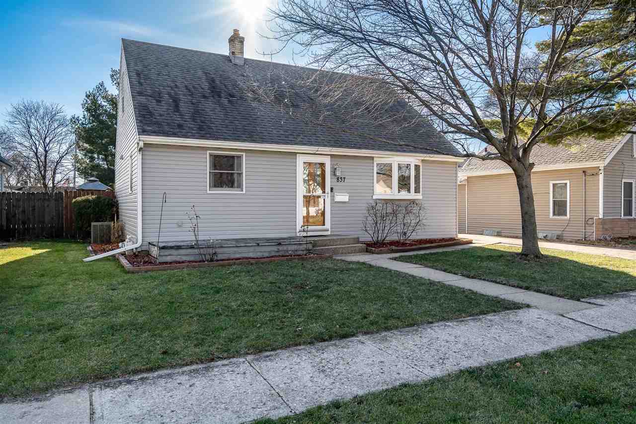 Property Photo:  837 Grand Avenue  IL 61111 