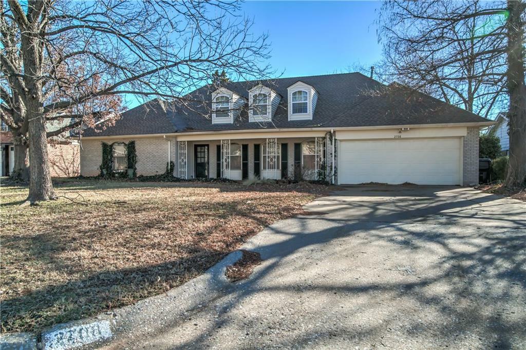 Property Photo:  2708 W Country Club Drive  OK 73116 