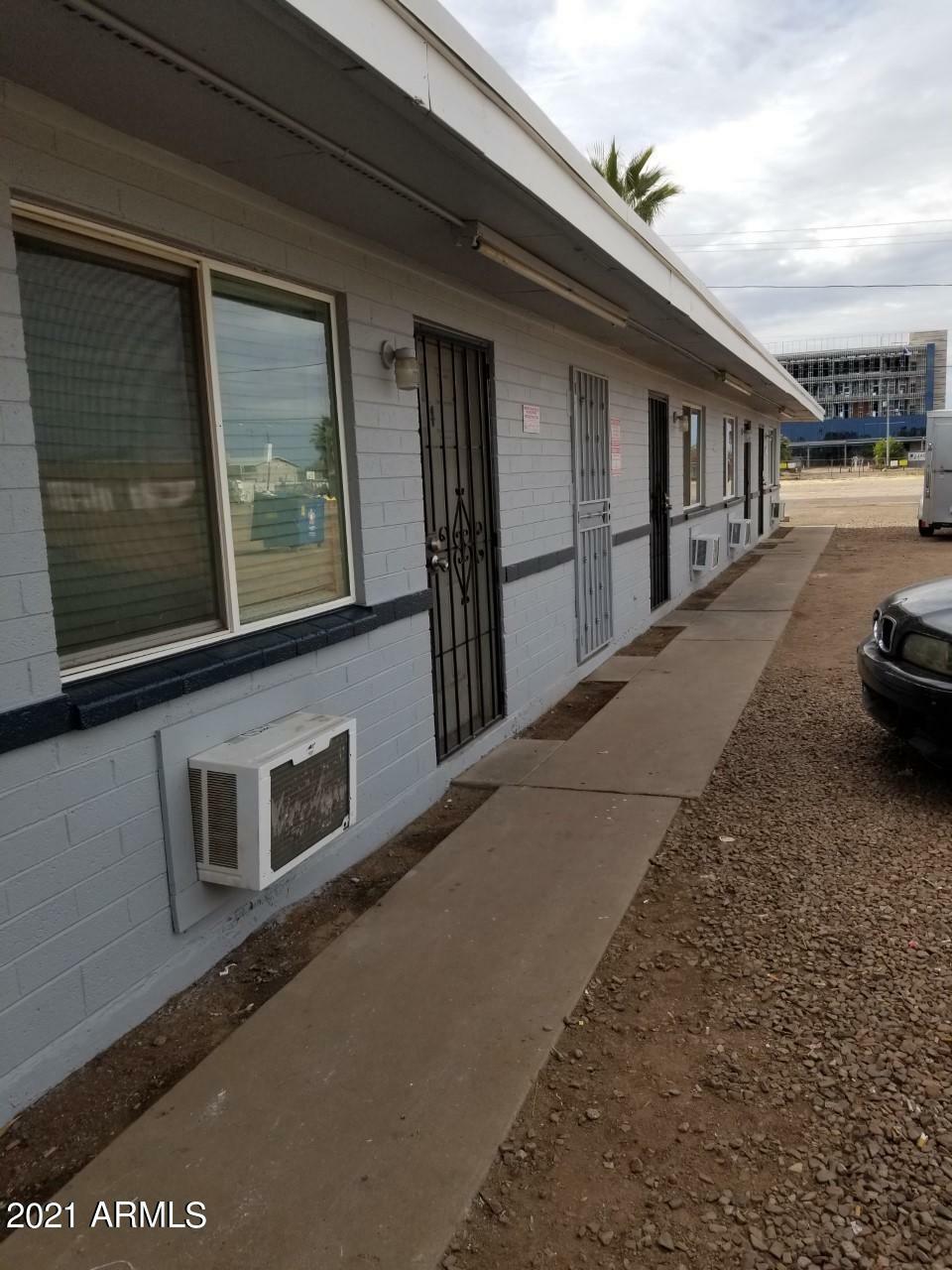 Property Photo:  417 N 32nd Place  AZ 85008 