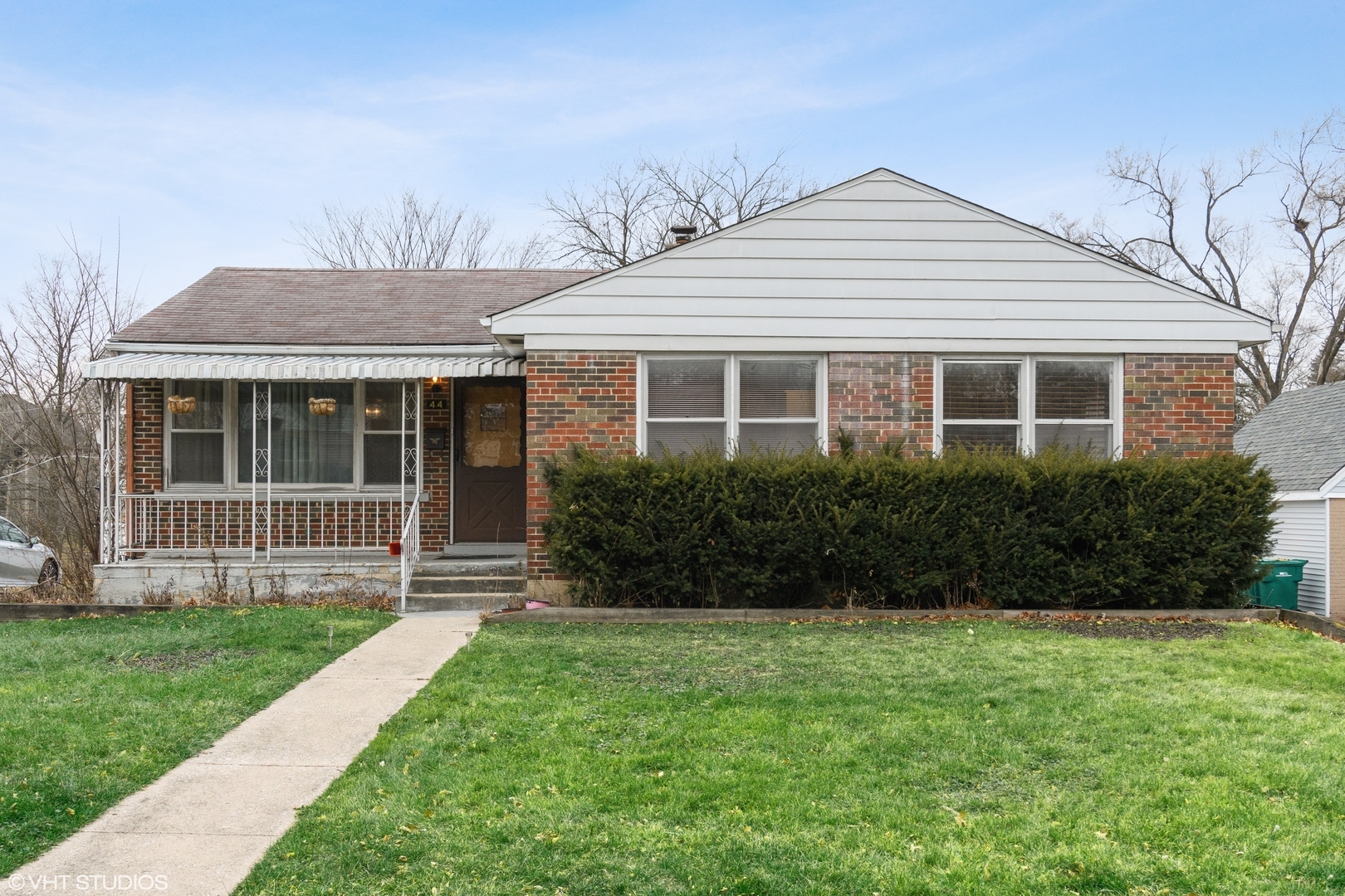 Property Photo:  44 Westend Avenue  IL 60559 