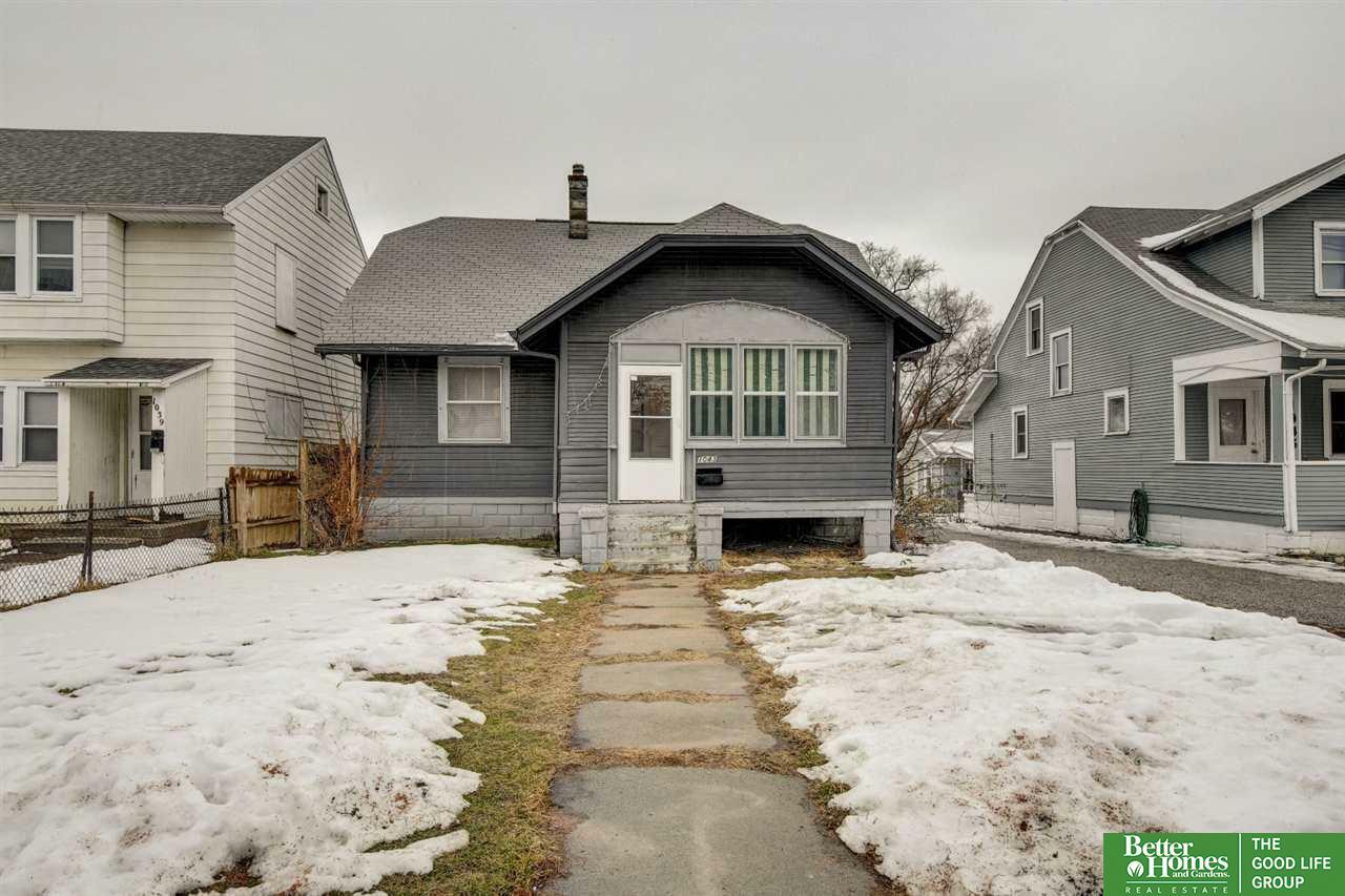 Property Photo:  1043 S 28th  NE 68105 