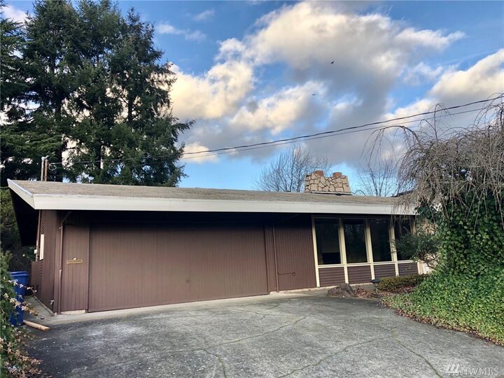 Property Photo:  911  5th Street NE  WA 98002 