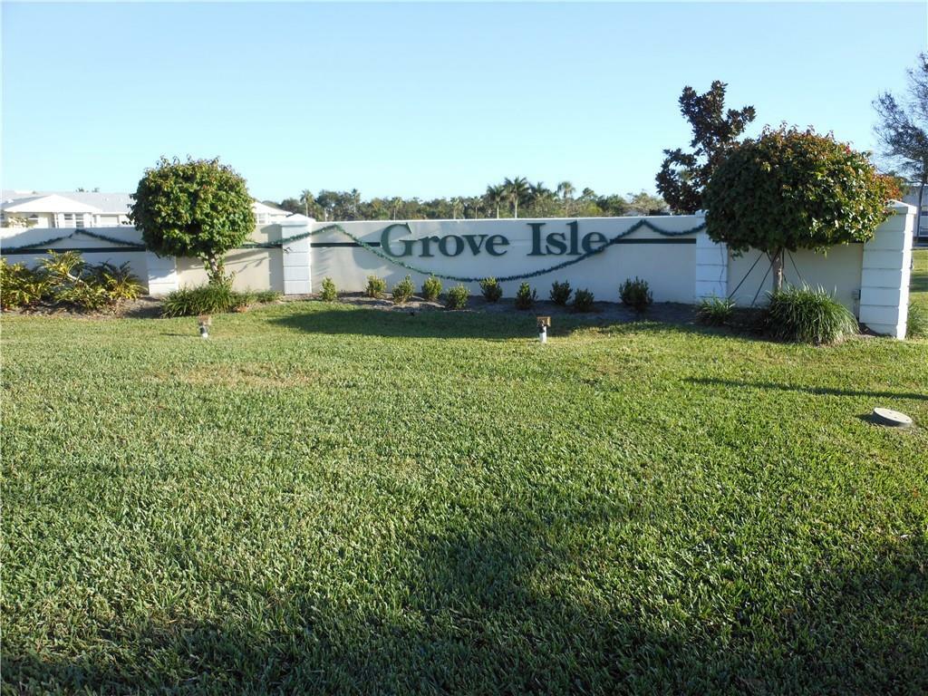 Property Photo:  455 Grove Isle Circle 455  FL 32962 