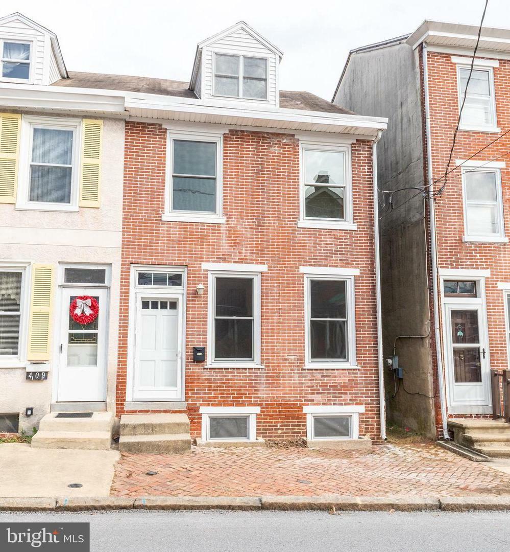 Property Photo:  407 N New Street  PA 19380 