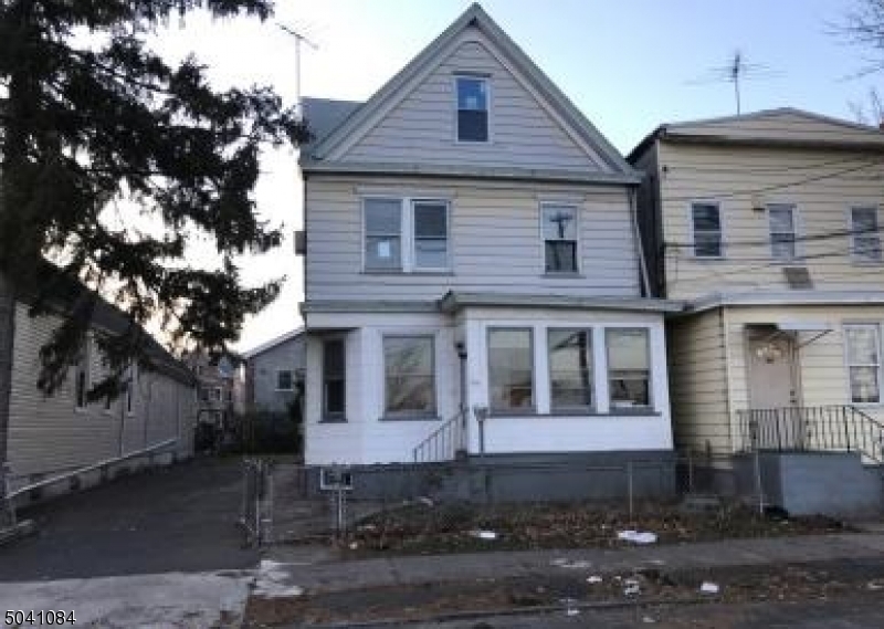 Property Photo: 106 E 19th St NJ 07524