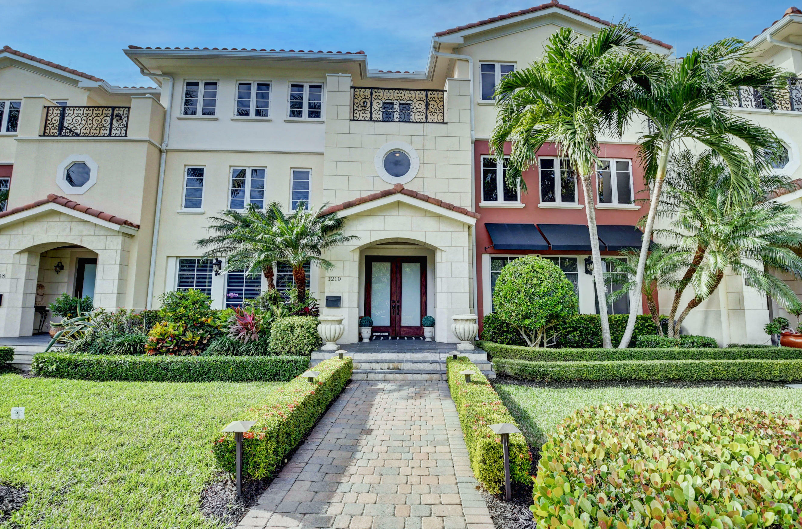 Property Photo:  1210 Palm Trail  FL 33483 
