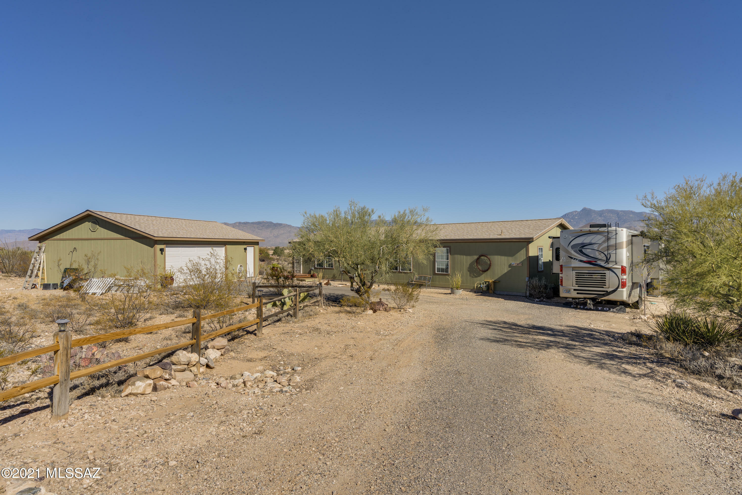 Property Photo:  13675 E Bright Sky Loop  AZ 85641 