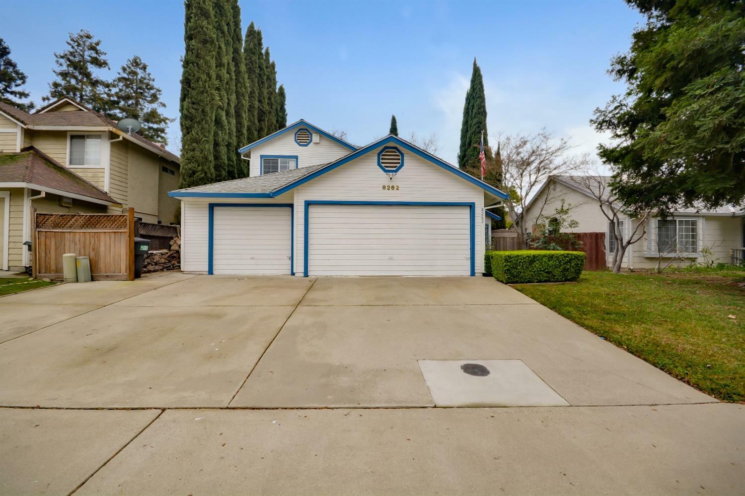 Property Photo:  8262 Meadowhaven Drive  CA 95828 