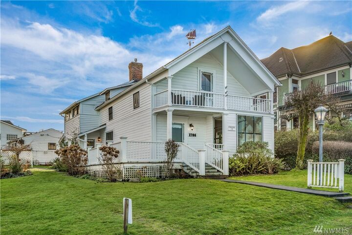 Property Photo: 1706 Commercial St WA 98388