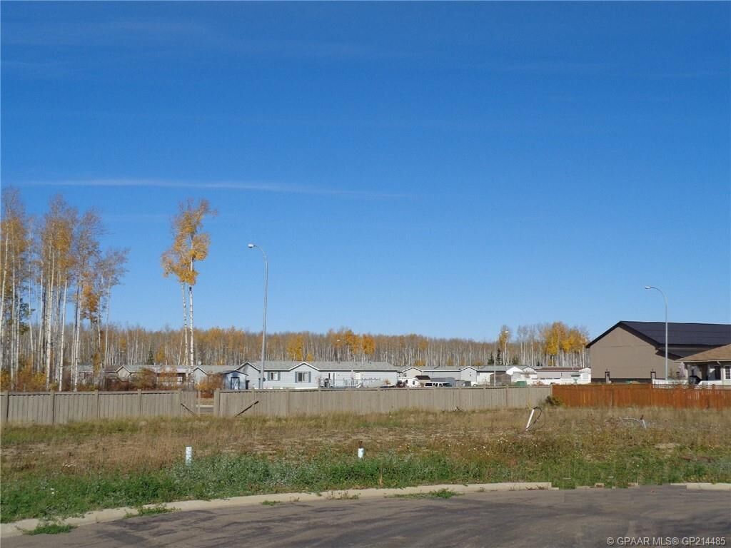 Property Photo: 11 Bear Creek Drive AB T0H 1Z0
