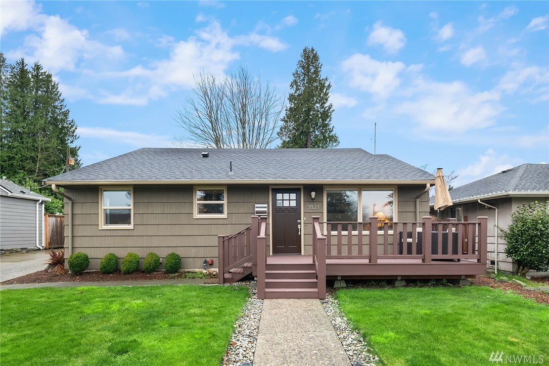 Property Photo:  3821 52nd Ave SW  WA 98116 