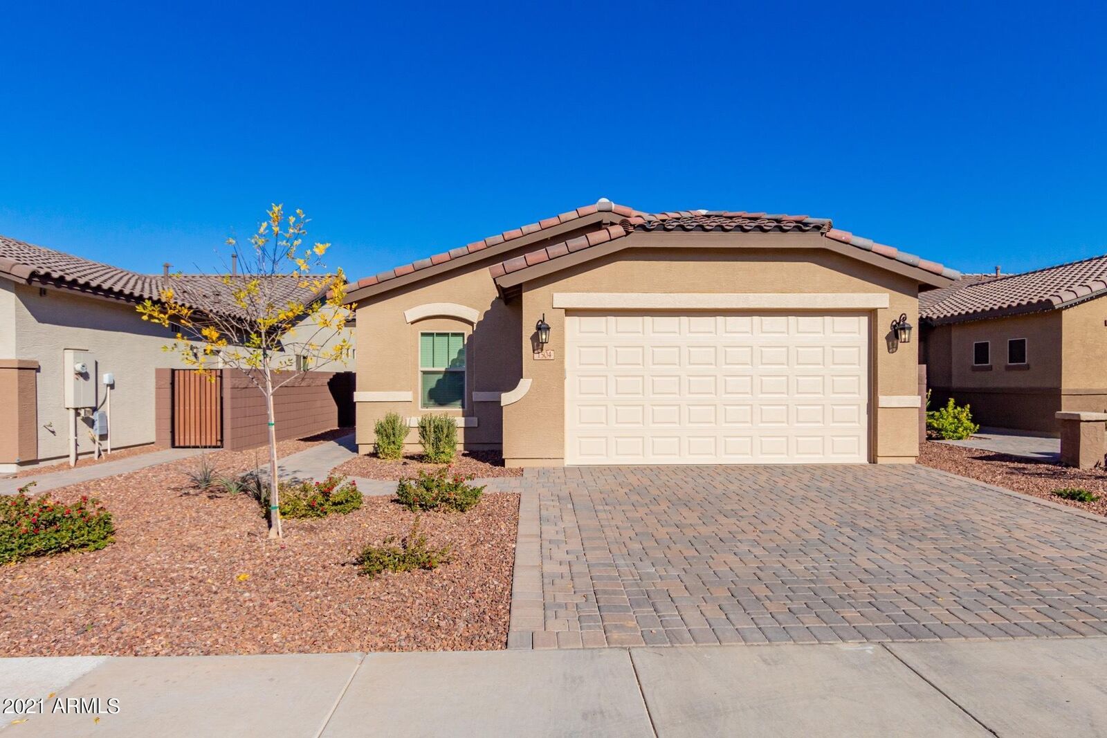 Property Photo:  1504 W Smoke Tree Avenue  AZ 85140 