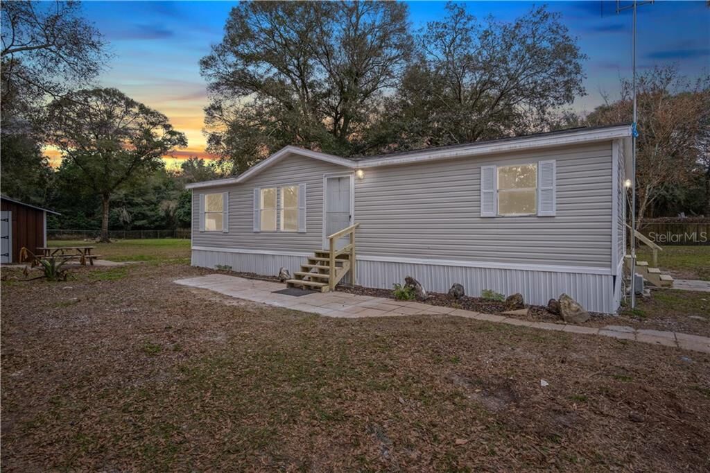 Property Photo: 15616 Little Ranch Road FL 34610
