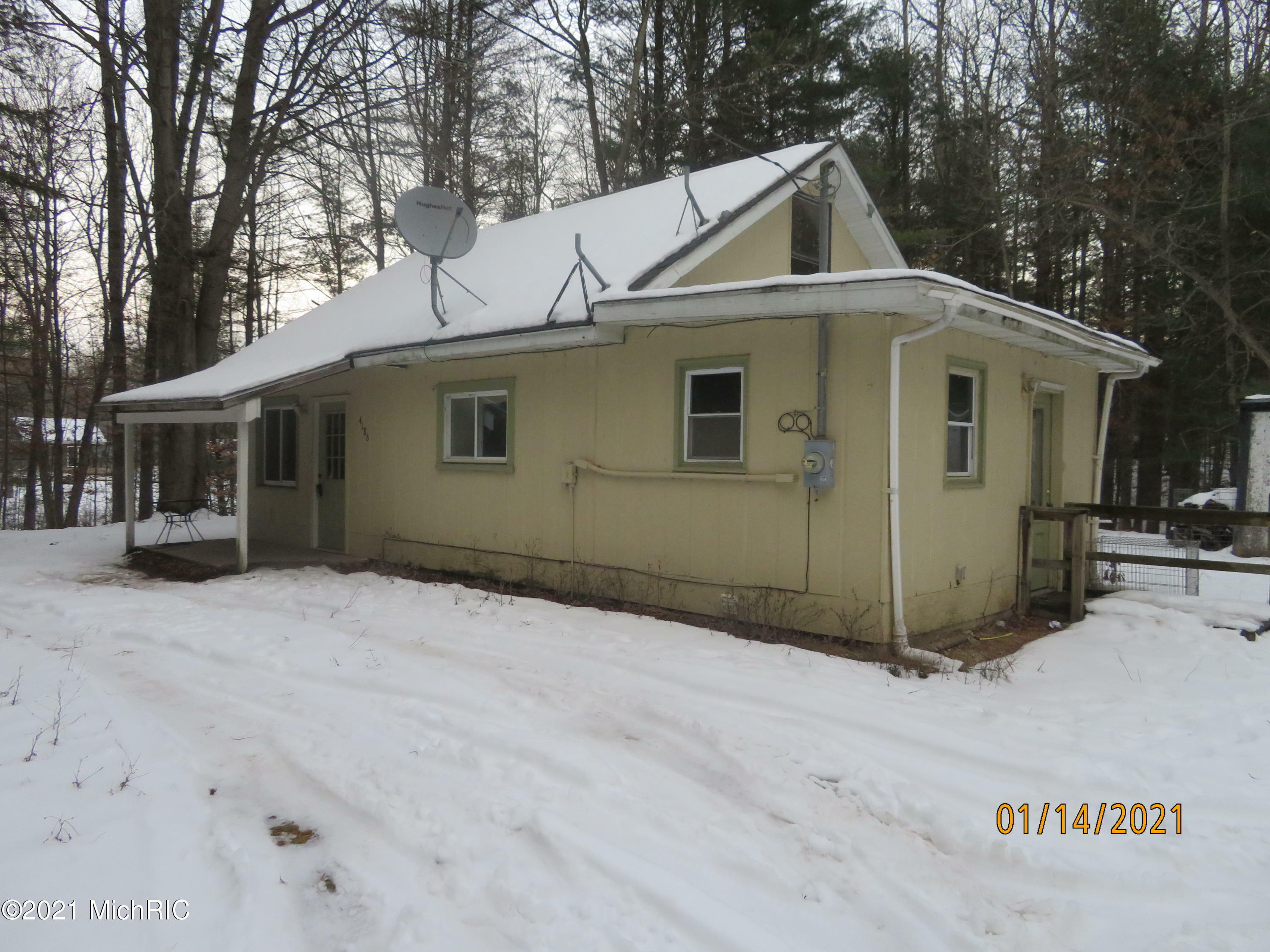 Property Photo: 4186 S Cypress Avenue MI 49337