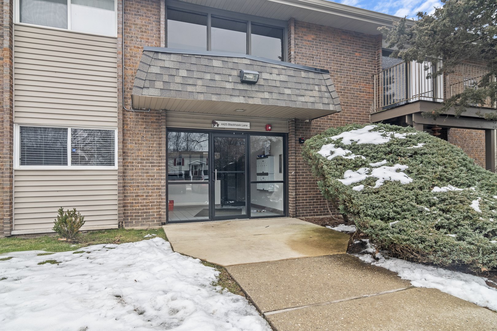 Property Photo: 4425 Blackhawk Lane 102 IL 60532