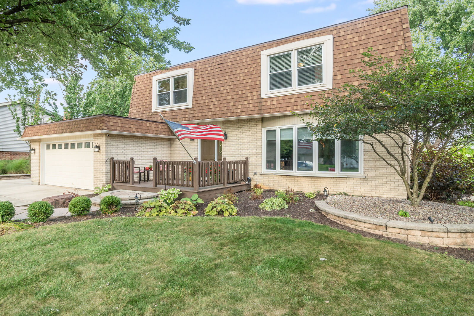 Property Photo: 1410 S Regan Road IL 60451