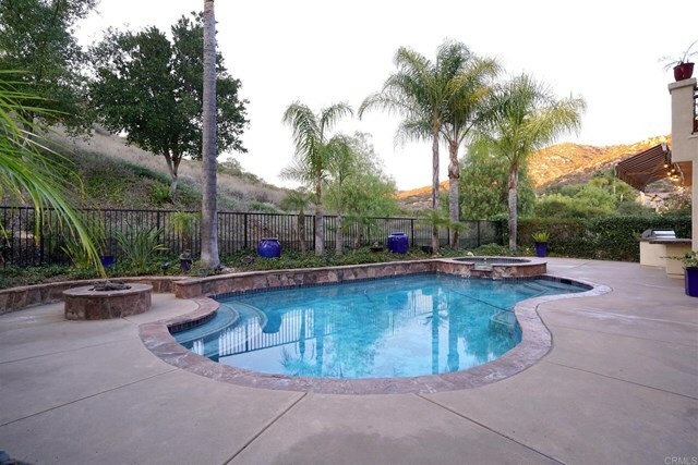 Property Photo:  3427 Wild Oak Lane  CA 92027 