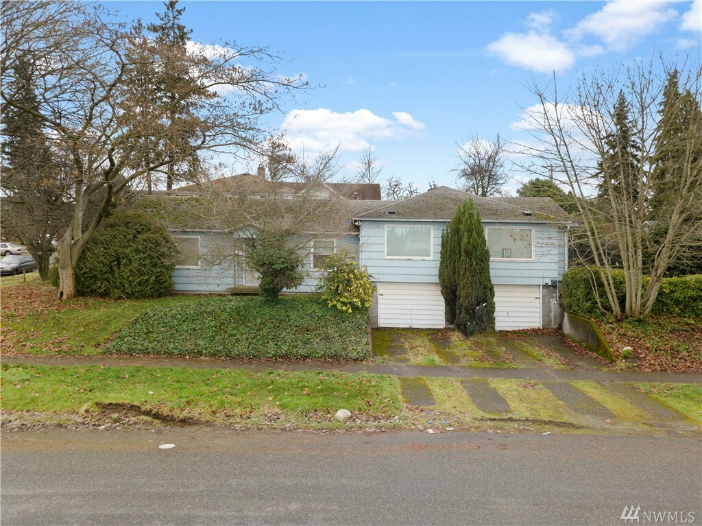 Property Photo: 616 -618 E 43rd St WA 98404