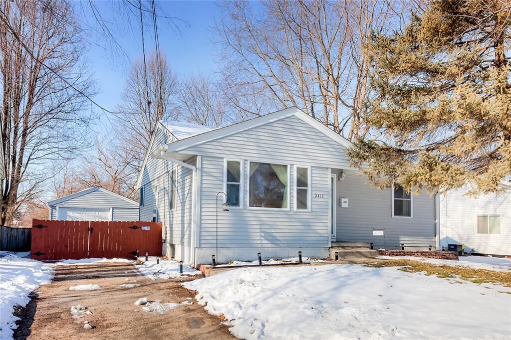 Property Photo: 2412 E 25th Street IA 50317
