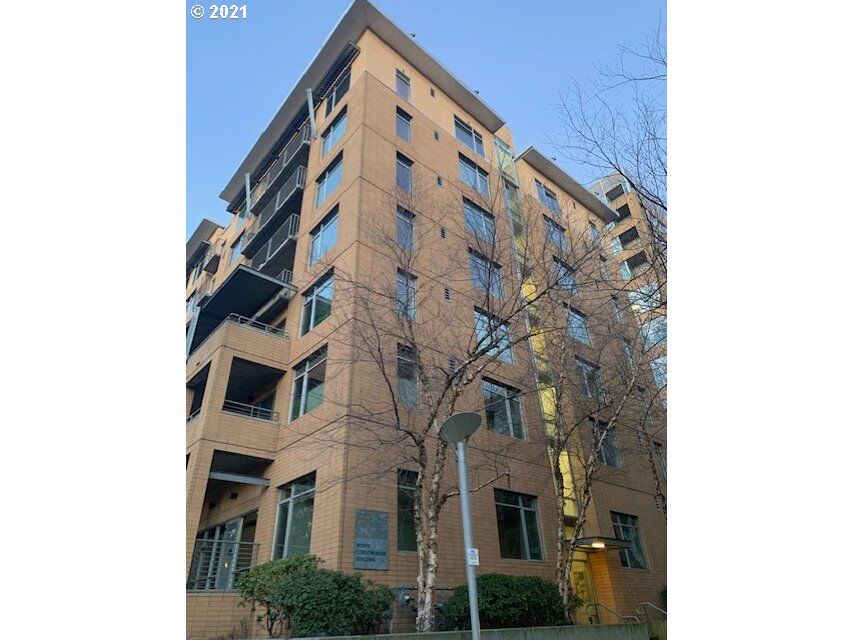 Property Photo:  701 Columbia St 401  WA 98660 