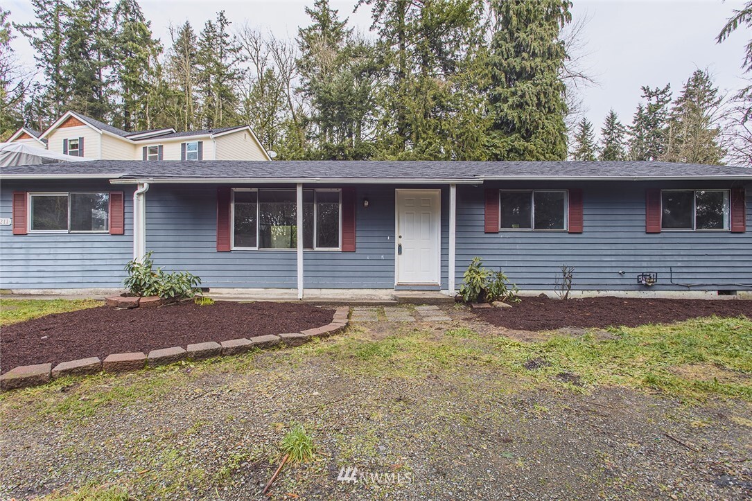 Property Photo: 8211 SE 71st Place WA 98290