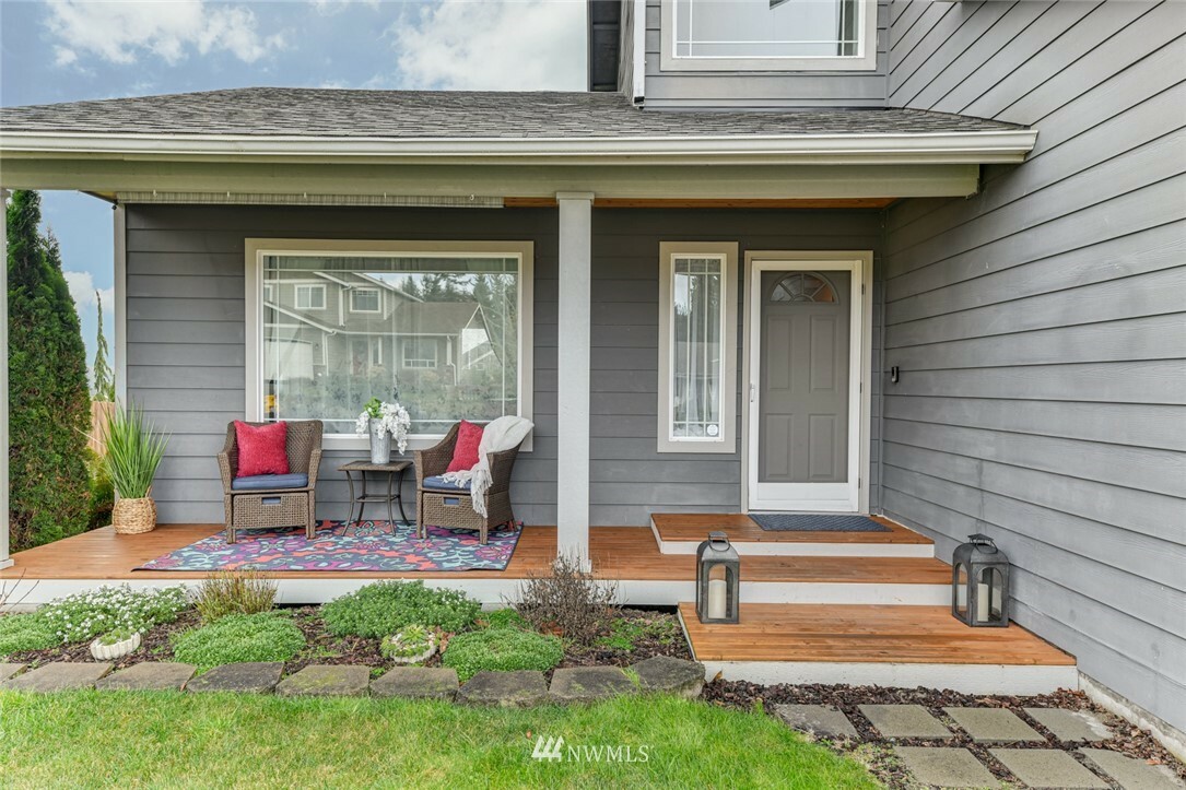 Property Photo:  1137 S Central Drive  WA 98282 