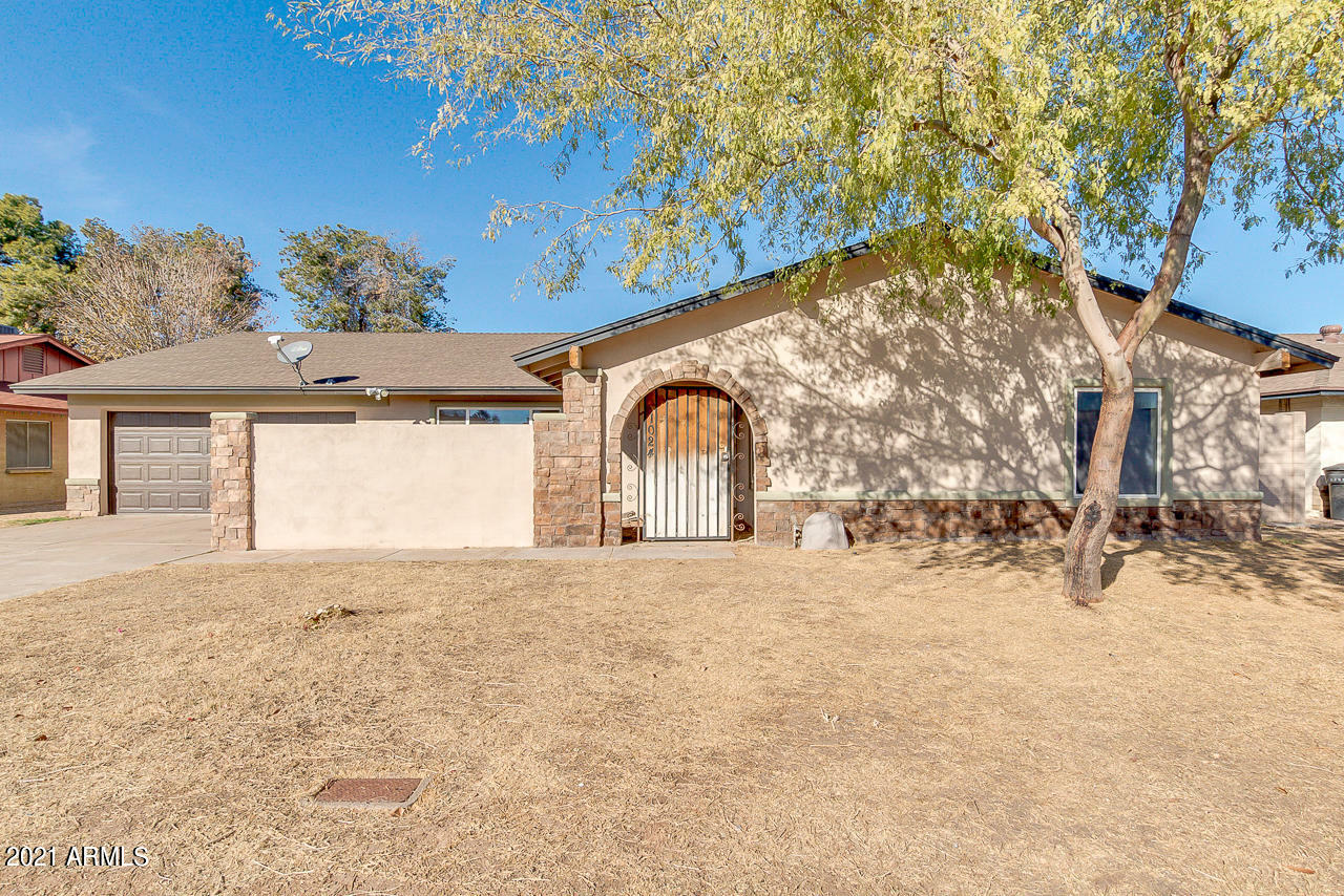 Property Photo:  1024 W Isleta Avenue  AZ 85210 