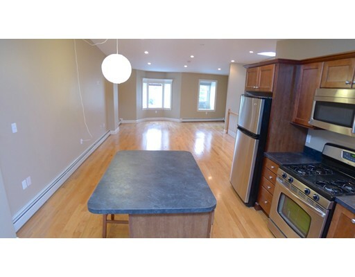 Property Photo:  7 Savin Hill Ave 1  MA 02125 