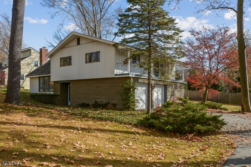 Property Photo:  2 Starlight Dr  NJ 07960 