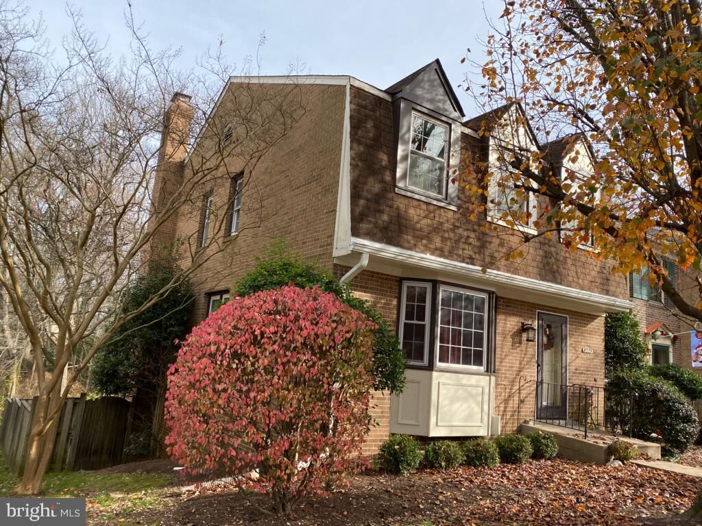 Property Photo:  8225 Doctor Craik Court  VA 22306 