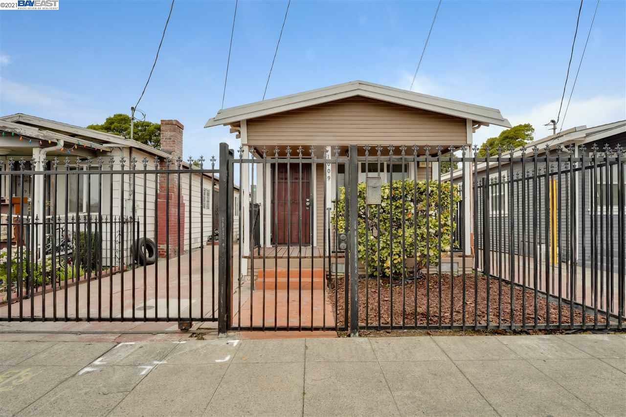 Property Photo:  1009 75th Ave  CA 94621 