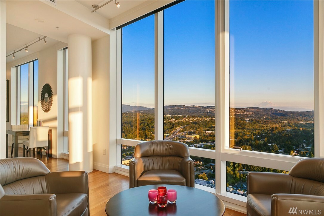 Property Photo: 10700 NE 4th St 4106 WA 98004