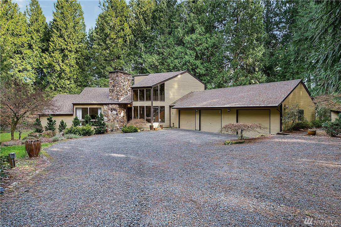 Property Photo:  16610 246th Place SE  WA 98027 