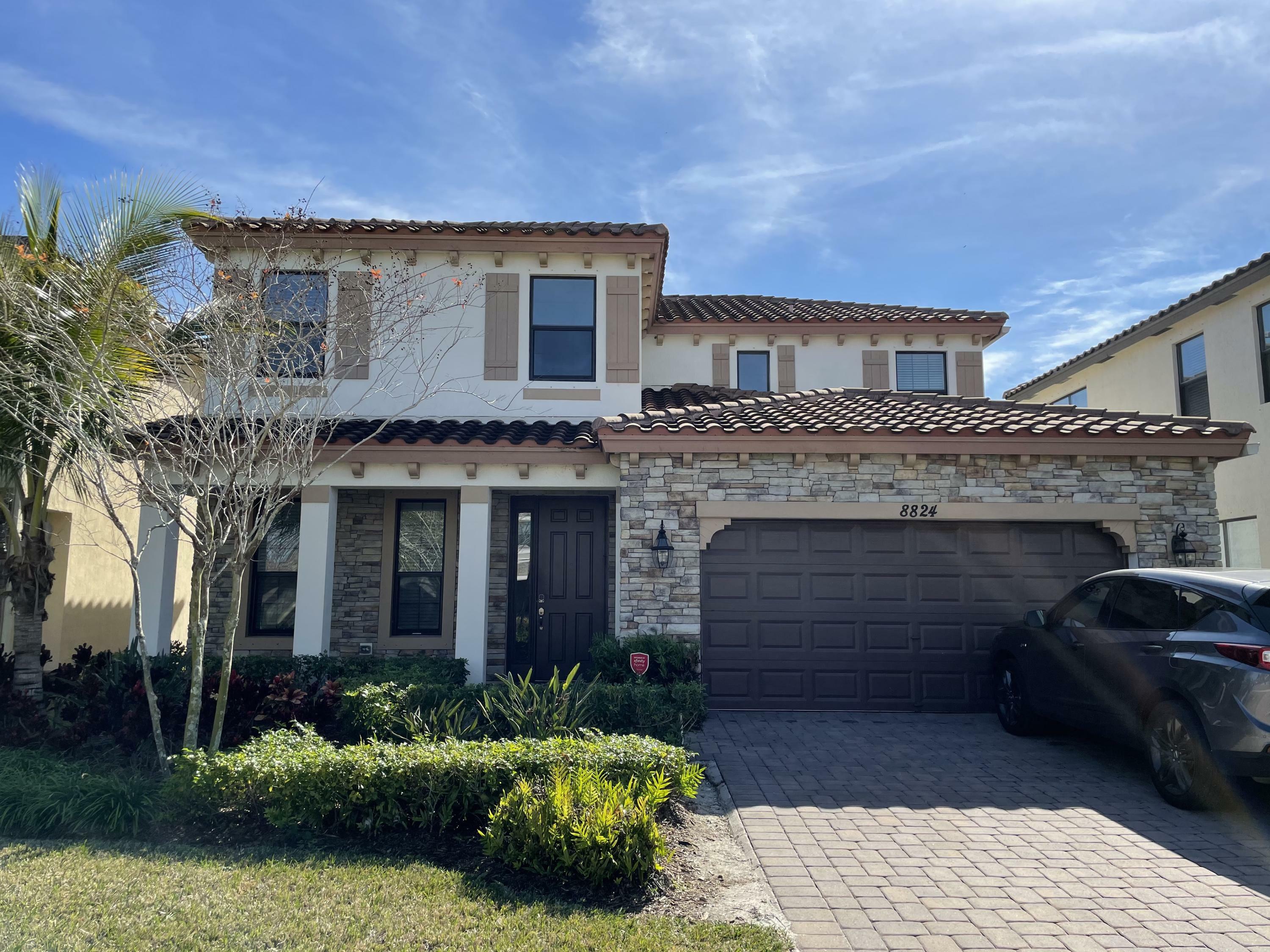 Property Photo:  8824 Sandy Creek Way  FL 33467 