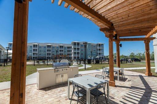 Property Photo:  5561 Post Oak Boulevard B2s  FL 33544 