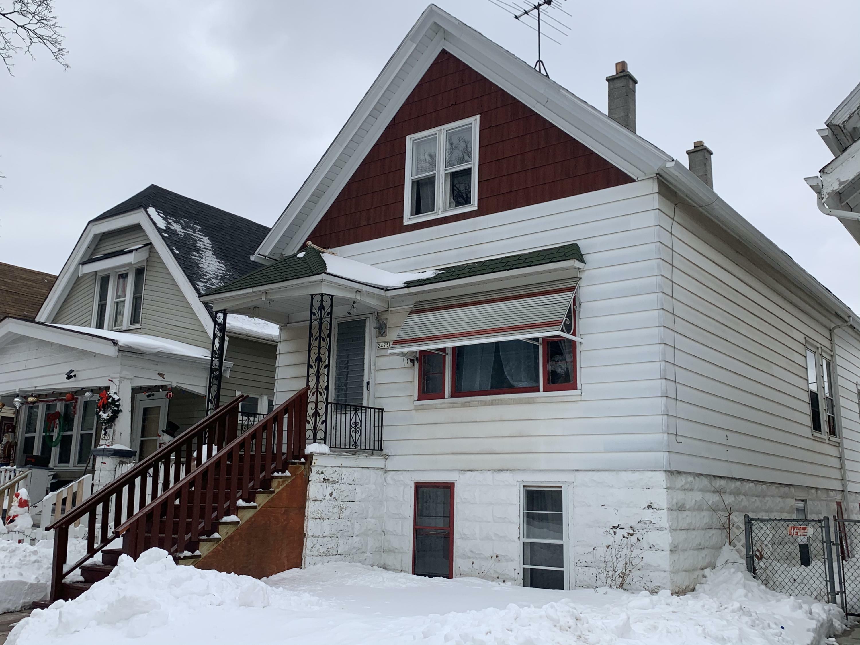 Property Photo:  2475 S 9th St  WI 53215 